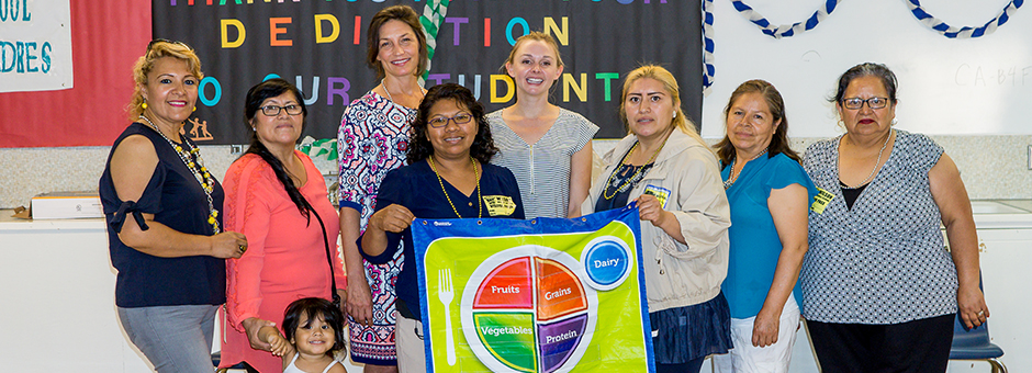 Promotoras de Salud teach nutrition and healthy cooking in Central San Diego
