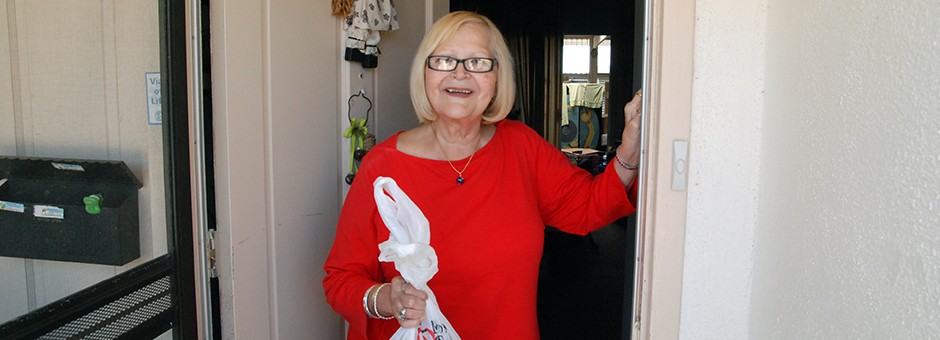 Help MOM Bring Healthy Foods to County's Seniors