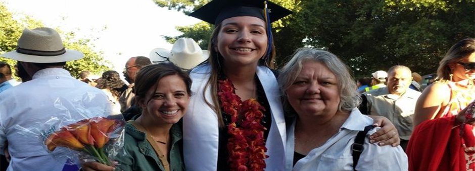 GRADS RECEIVE SCHOLARSHIP AND MENTORSHIP FROM WORDS ALIVE